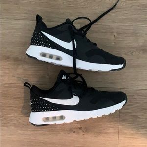 Nike Air Max Tavas